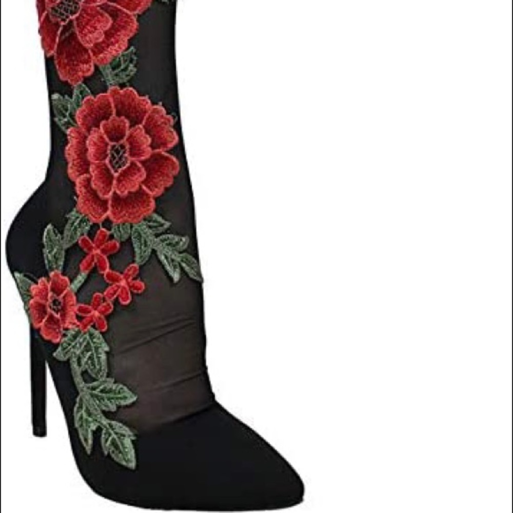 Stocking embroidered high heels